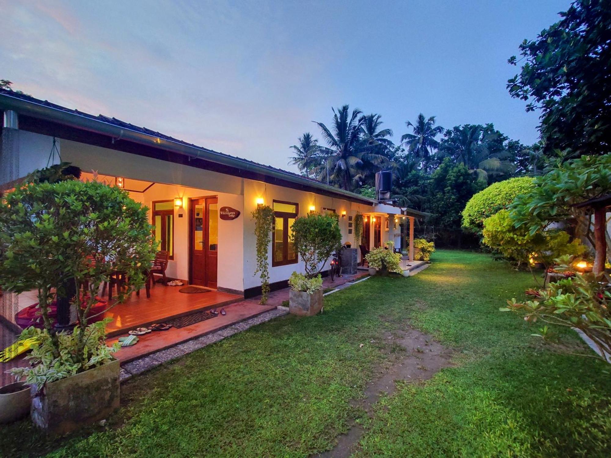 The Whitegates Lodge Велигама Экстерьер фото